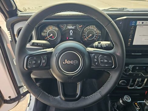 Used 2025 Jeep Wrangler Unlimited Sport AWD/4WD image 16