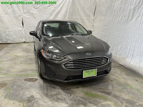 Used 2020 Ford Fusion SE FWD image 33