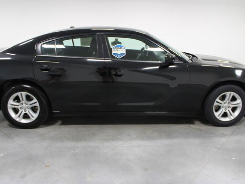 Used 2022 Dodge Charger SXT image 11