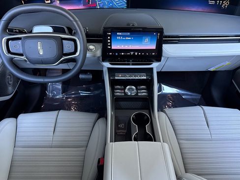 New 2026 Lincoln Nautilus Reserve image 11