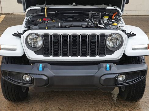 Used 2024 Jeep Wrangler Unlimited AWD/4WD image 7