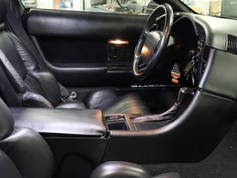 Used 1992 Chevrolet Corvette Coupe image 20