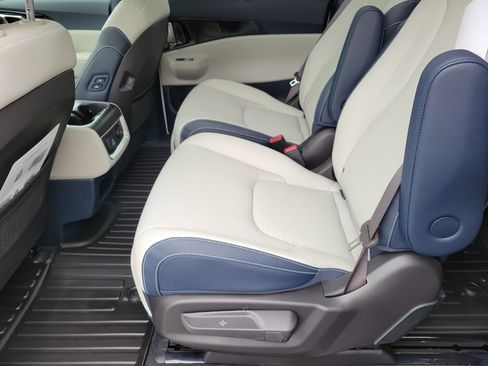 New 2026 Kia Carnival SX Prestige image 6