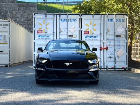 Used 2018 Ford Mustang GT Premium w/ GT Performance Package RWD image 2
