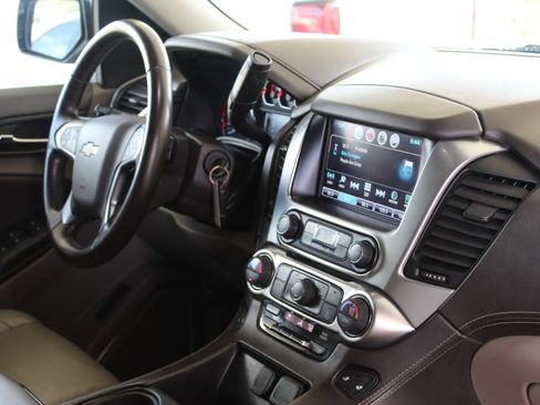 Used 2019 Chevrolet Suburban LT AWD/4WD image 16