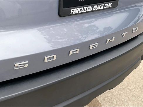 Used 2021 Kia Sorento LX FWD image 10
