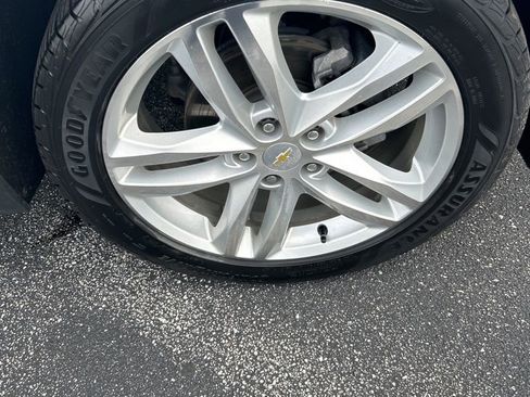 Used 2018 Chevrolet Equinox Premier AWD/4WD image 24