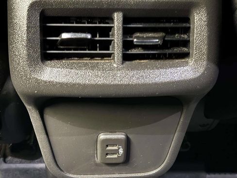 Used 2022 Chevrolet Equinox LT FWD image 23