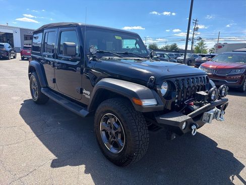 Used 2019 Jeep Wrangler Unlimited Sport S AWD/4WD image 7