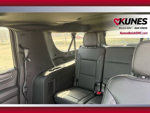 Used 2023 GMC Yukon XL Denali w/ Denali Reserve Package image 10