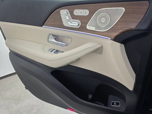 New 2026 Mercedes-Benz GLS 450 4MATIC image 17