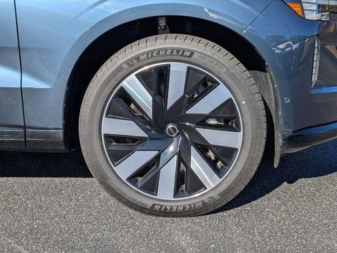 New 2025 Volvo EX90 Ultra image 13