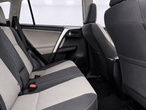 Used 2015 Toyota RAV4 XLE AWD/4WD image 17