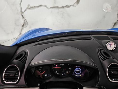 Used 2024 Porsche 718 Boxster RWD image 40