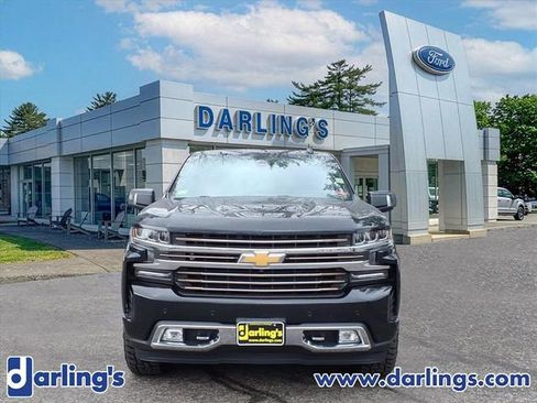 Used 2019 Chevrolet Silverado 1500 High Country w/ Technology Package AWD/4WD image 2