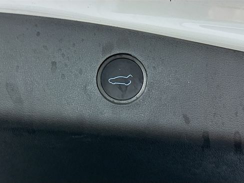 Used 2023 Tesla Model 3 Standard Range RWD image 29