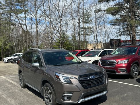 Used 2023 Subaru Forester Touring AWD/4WD image 3