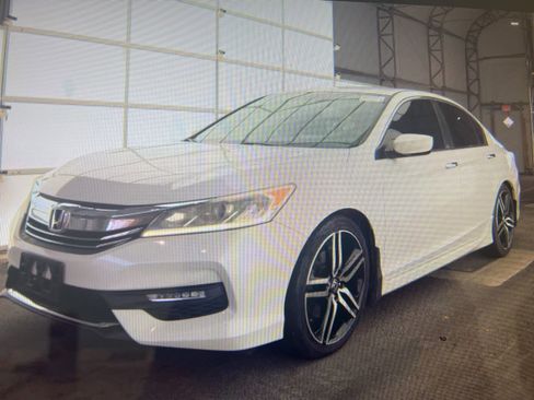 Used 2017 Honda Accord Sport image 1