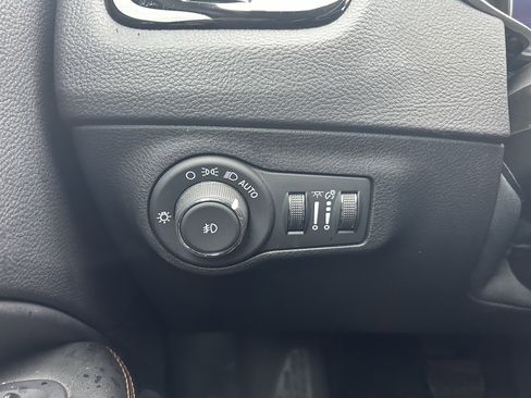 Used 2019 Jeep Compass Limited image 20