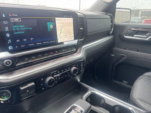 Used 2025 Chevrolet Silverado 1500 LTZ w/ LTZ Premium Package AWD/4WD image 16