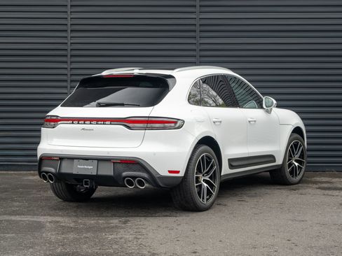 Certified 2023 Porsche Macan AWD/4WD image 8