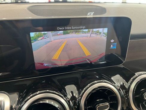 Used 2020 Mercedes-Benz GLB 250 4MATIC image 19