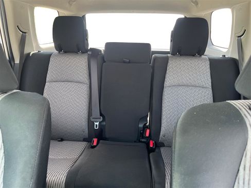 Used 2017 Toyota 4Runner SR5 AWD/4WD image 15