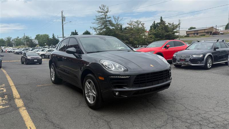 Used 2018 Porsche Macan AWD/4WD image 3