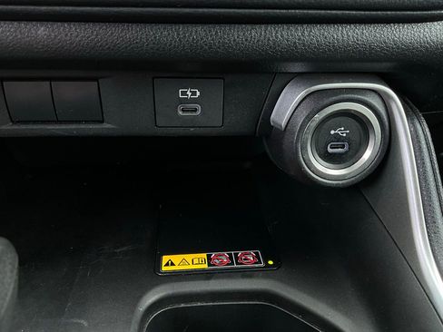 Used 2025 Toyota Grand Highlander XLE image 27