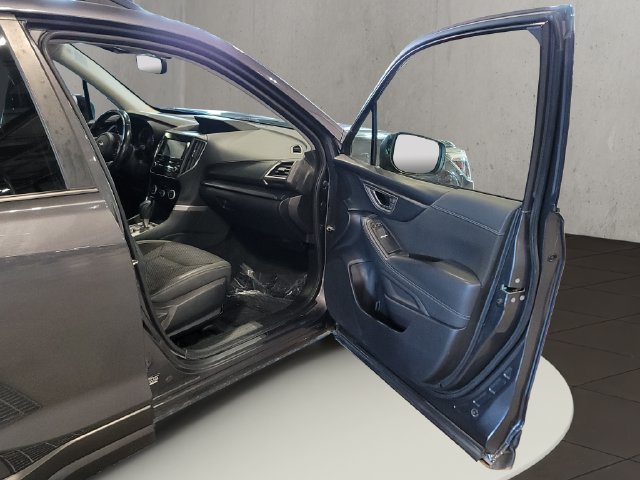 Used 2020 Subaru Forester Premium AWD/4WD image 39