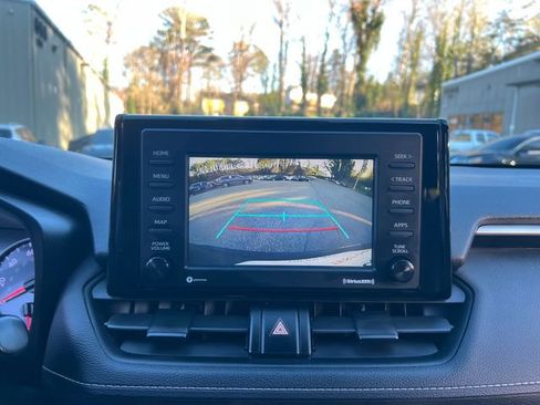 Used 2020 Toyota RAV4 XLE image 25