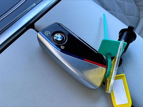 Certified 2025 BMW X6 xDrive40i w/ Executive Package image 14