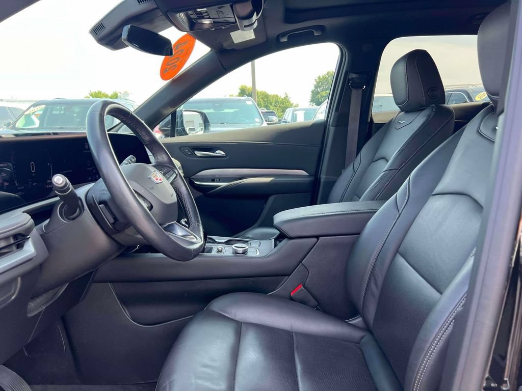 Used 2024 Cadillac XT4 Premium Luxury AWD/4WD image 17