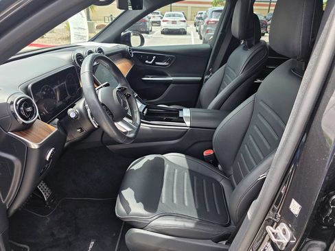 Used 2025 Mercedes-Benz GLC 350e 4MATIC image 12