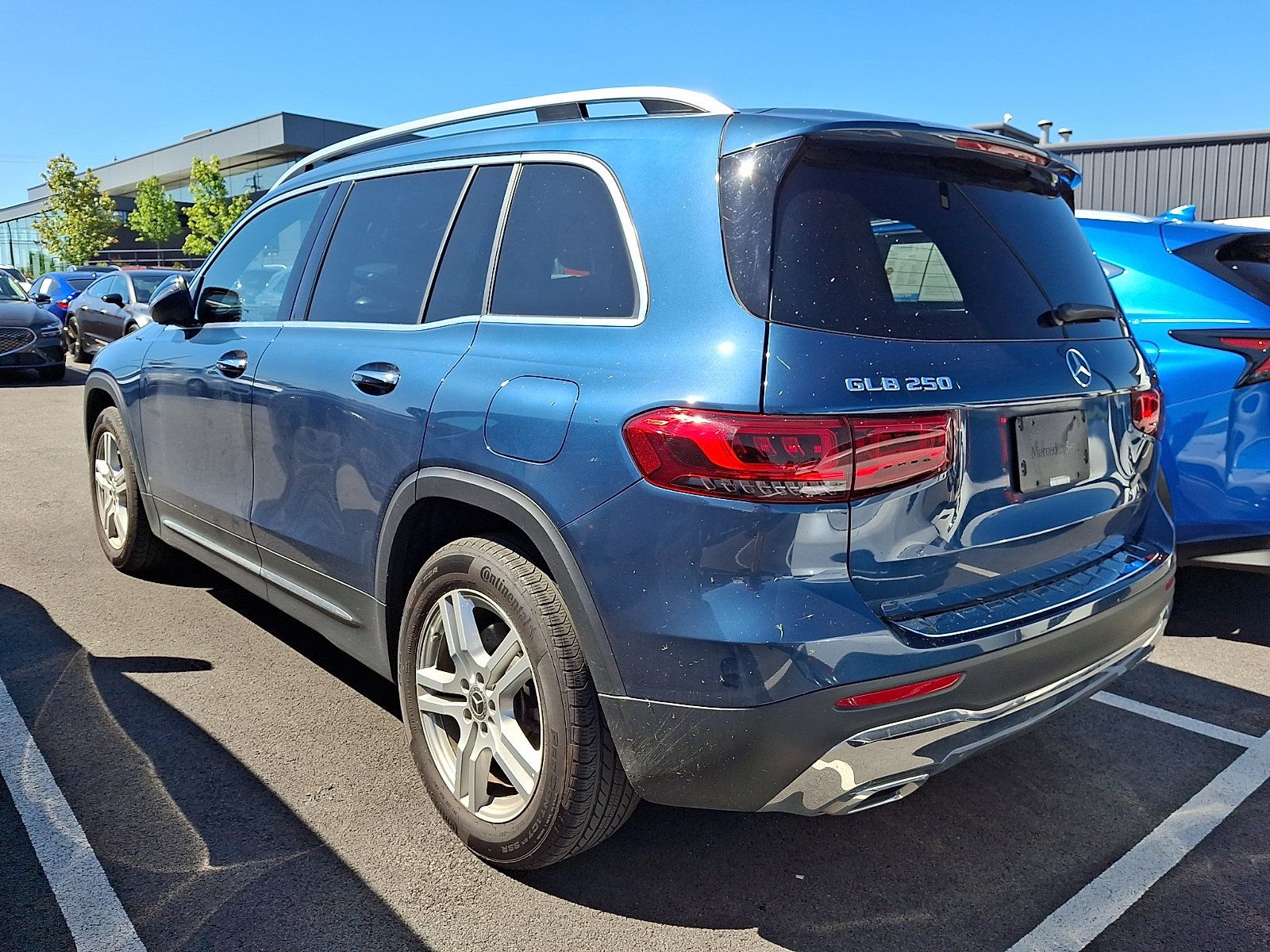 Used 2023 Mercedes-Benz GLB 250 4MATIC image 4