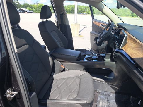 Used 2024 Volkswagen Atlas SE FWD image 10