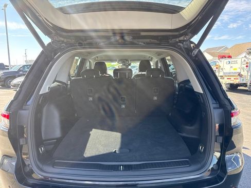 Used 2023 Jeep Grand Cherokee Limited AWD/4WD image 36