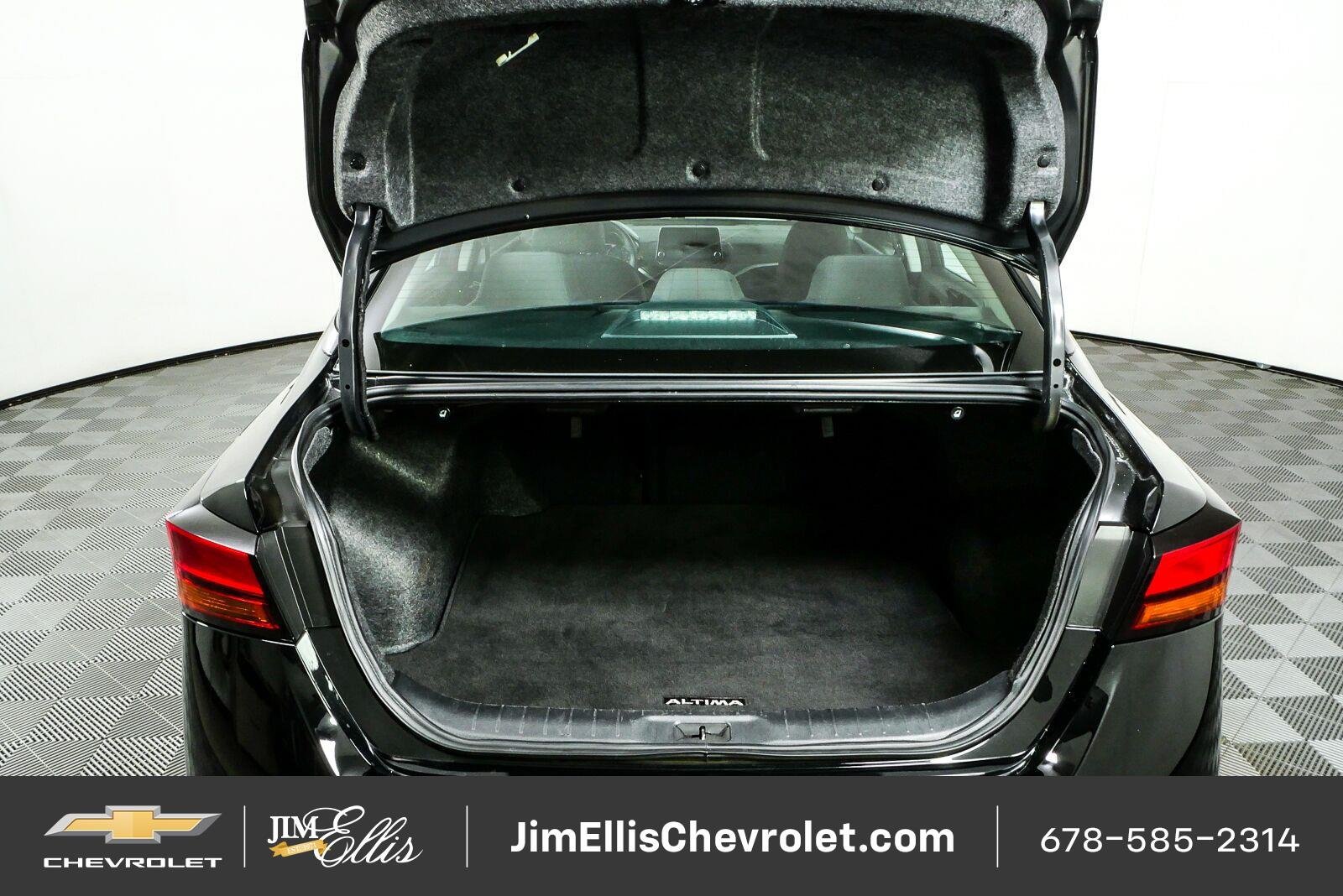 Used 2024 Nissan Altima 2.5 SV FWD image 29