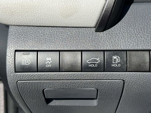 Used 2022 Toyota Camry LE image 21