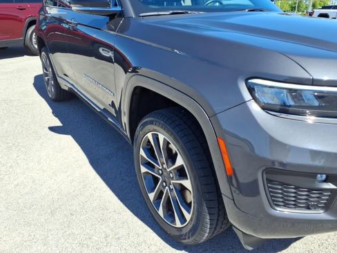 Used 2023 Jeep Grand Cherokee Overland w/ Advanced Protech Group III AWD/4WD image 20