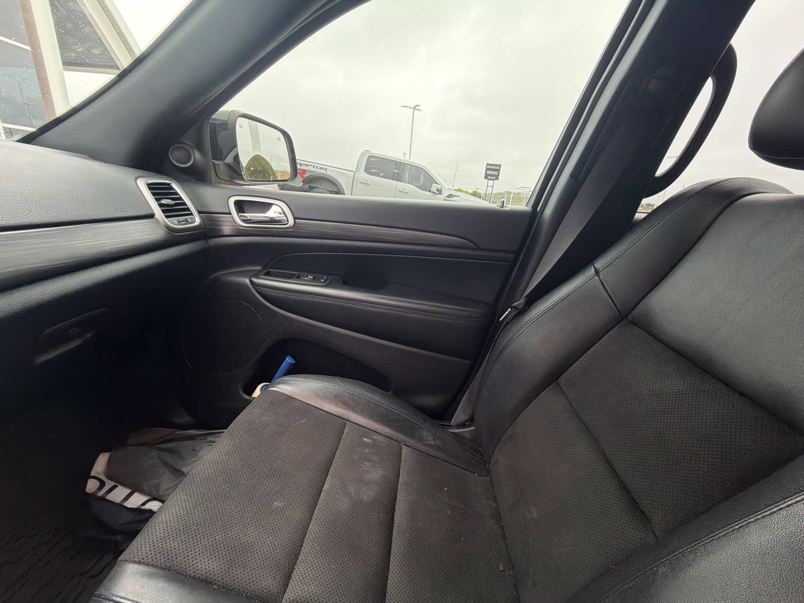 Used 2022 Jeep Grand Cherokee Laredo X AWD/4WD image 6