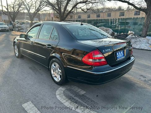 Used 2006 Mercedes-Benz E 320 CDI Sedan image 15