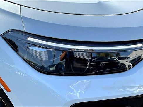 New 2026 Volkswagen Tiguan SE R-Line image 30