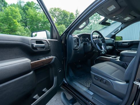 Used 2019 GMC Sierra 1500 Elevation w/ Elevation Value Package AWD/4WD image 11