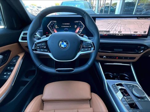 Certified 2025 BMW 330i Sedan image 5