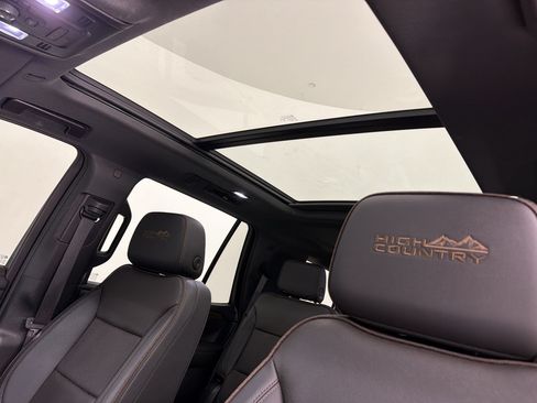 Used 2024 Chevrolet Tahoe High Country RWD image 14
