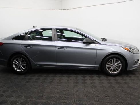 Used 2016 Hyundai Sonata SE image 4