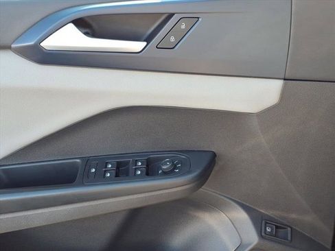 Used 2022 Volkswagen Taos SE image 23