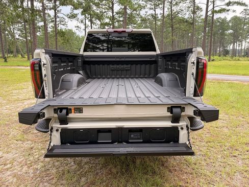 New 2026 GMC Sierra 2500 AT4 w/ AT4 Premium Plus Package AWD/4WD image 6