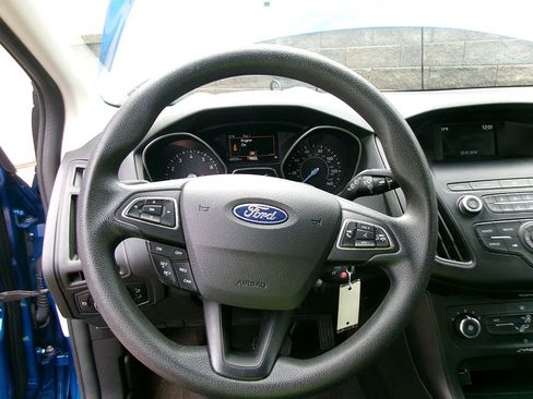 Used 2018 Ford Focus SE FWD image 14